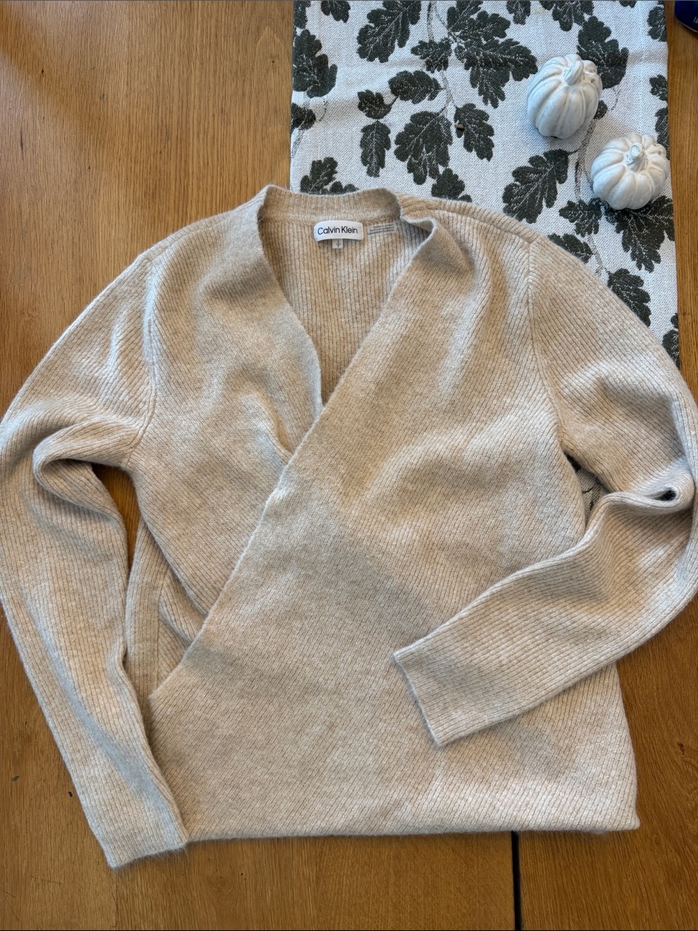 Calvin Klein Women's Light Beige Scoop Neck Sweater